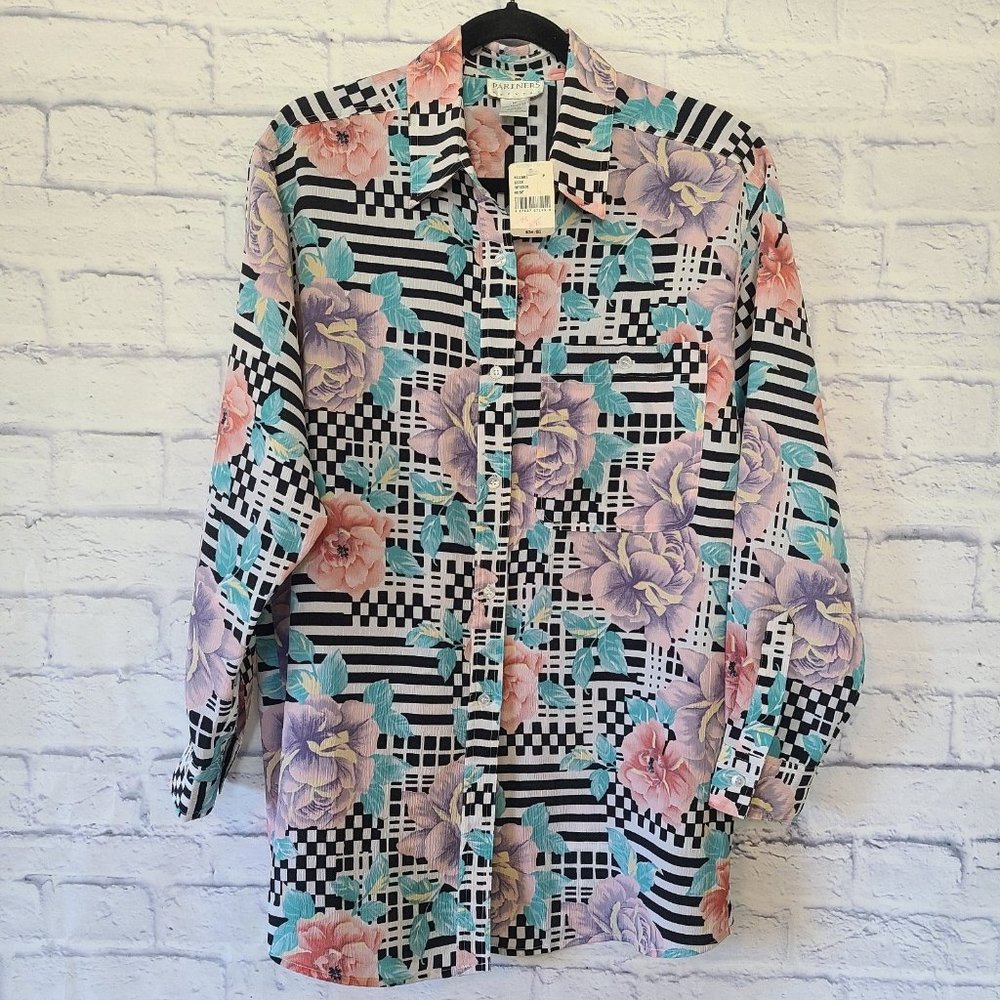 Vintage Partners Long Sleeved Shirt Women's Size M Made in Hong Kong Floral NWT